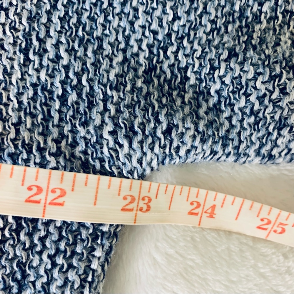 H & M Basic Women’s Oversized Marled Knit Blue Sweater - Picture 9 of 11